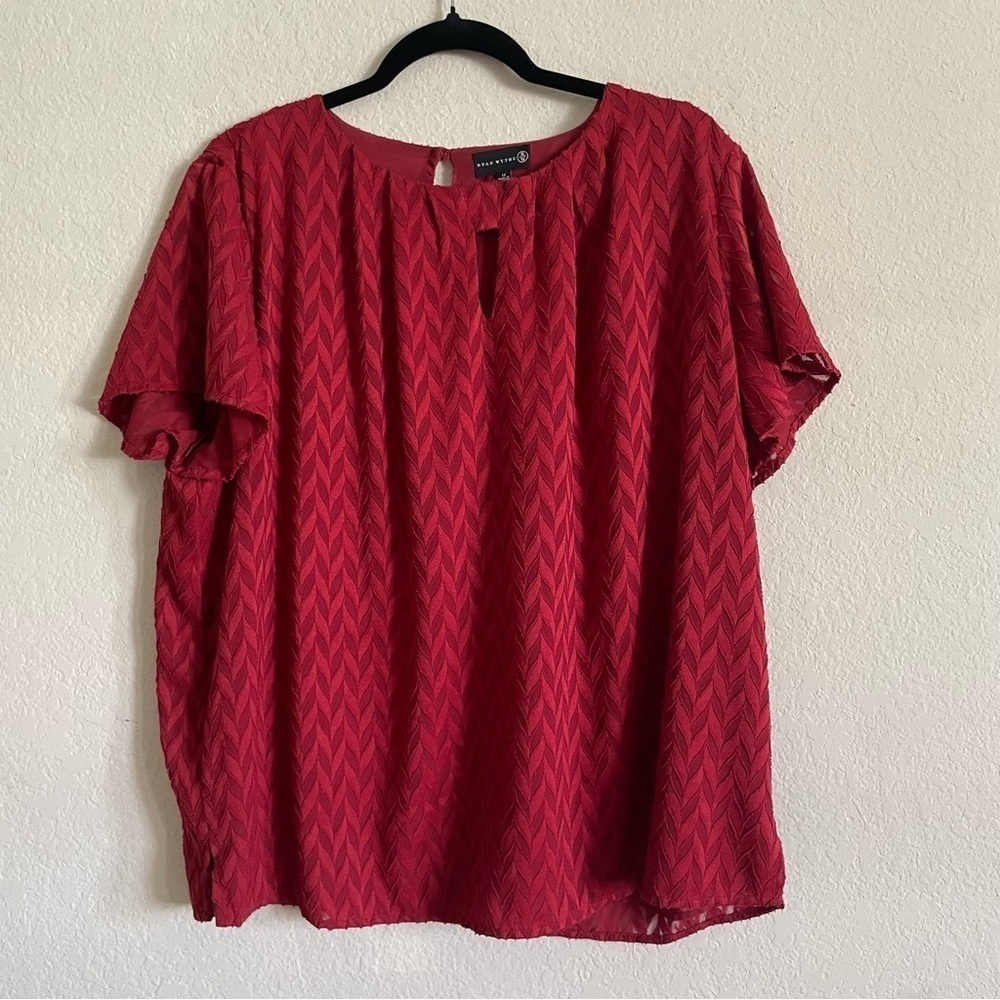 Ryan Wythe woman’s blouse size 1X textured deep red flowy lined festive casual